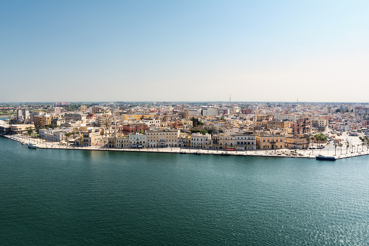 Brindisi that you don’t expect: among wine, literature, and sea